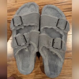 Birkenstock Arizona Sandals. US Women 11 or Men 9. Narrow.